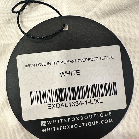 White Fox Boutique With Love In The Moment Tee L/XL NWT - Picture 7 of 7
